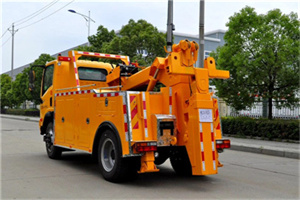 新龙高速路拖车费